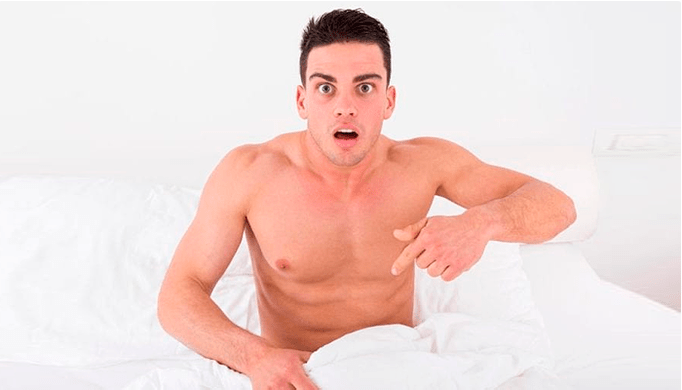 Muž překvapený výsledkem domácího zvětšení penisu