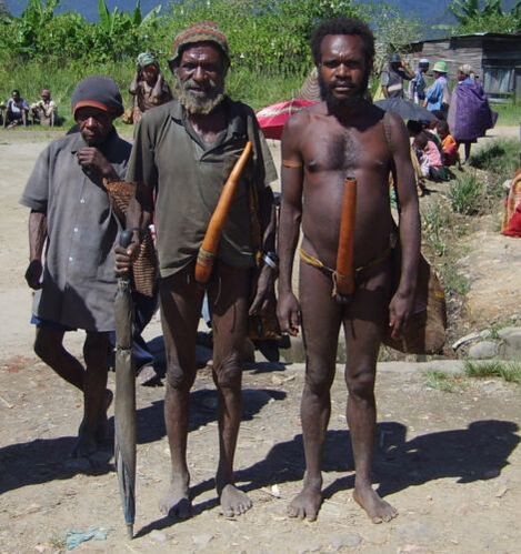 Muži z afrických kmenů